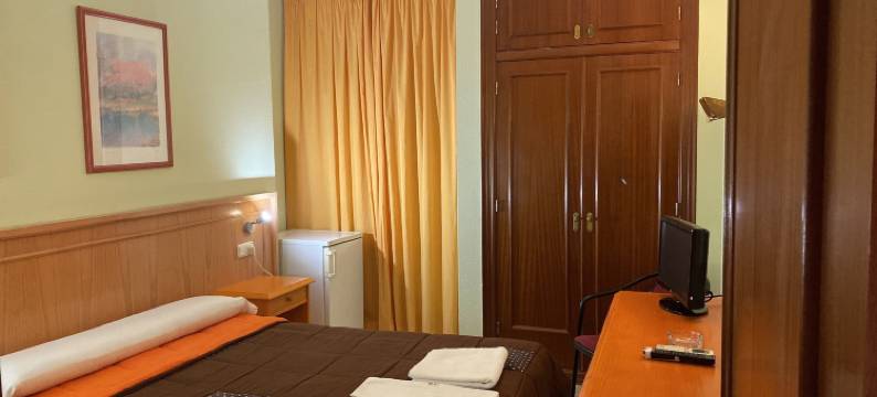 卡洛斯三世青年旅舍(Hostal Carlos III)图片