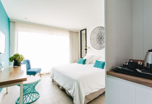 Hotel Almirante Hotel Overview