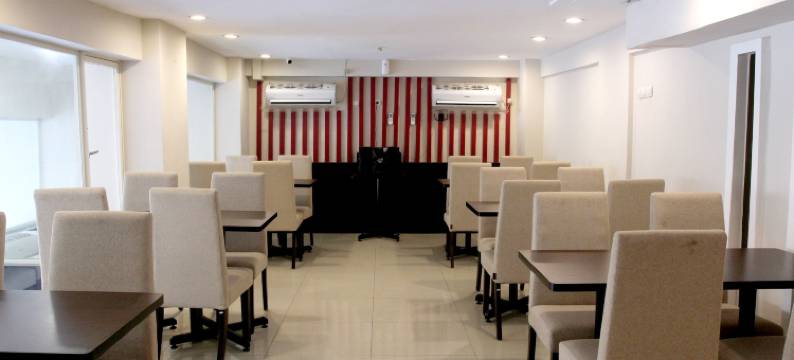 泗水卢卡斯普因特酒店(Luxpoint Hotel Surabaya)图片