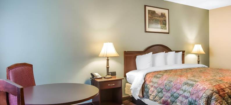 卡梅伦帕克诗格尔斯普林斯凯艺套房酒店(Quality Inn & Suites Cameron Park Shingle Springs)图片