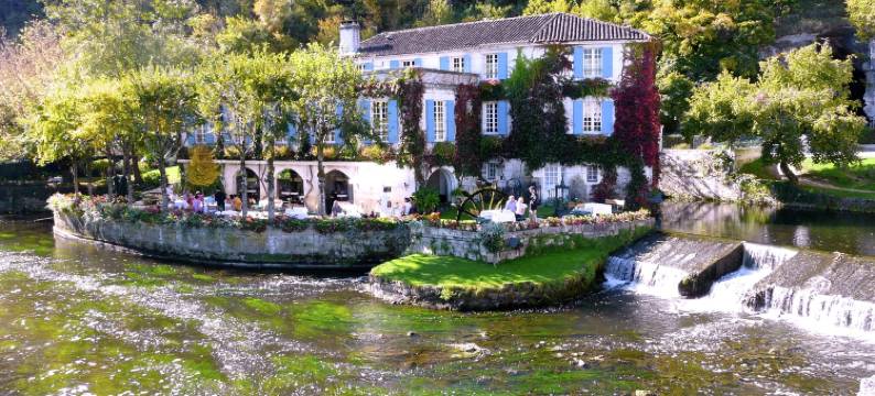 Castle Apartment in Chaleix near Forest图片