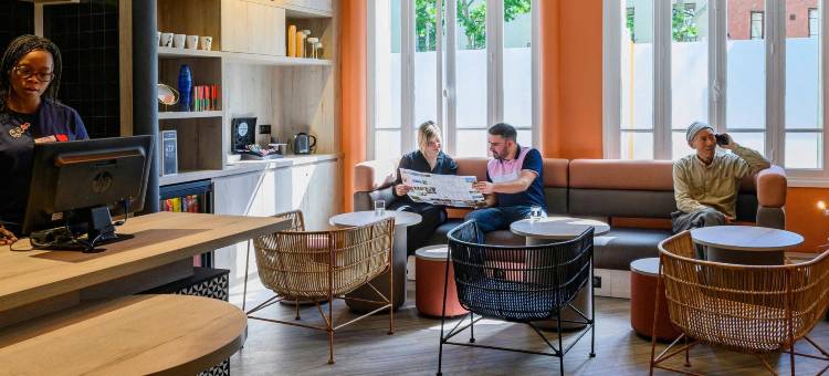 巴黎15区蒙帕纳斯大厦宜必思酒店(Ibis Paris Tour Montparnasse 15EME)图片