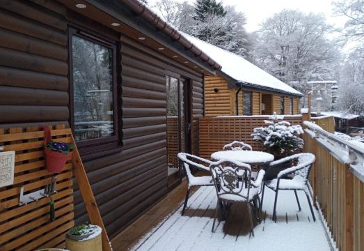 2 Bed Cottage Sleeps 4 -Private Garden -Pets Okay Hotel Overview