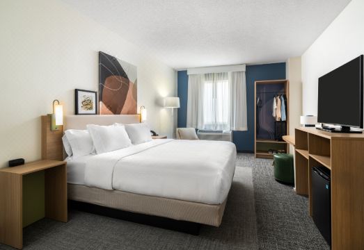 Spark by Hilton Fort MyersHotel Overview