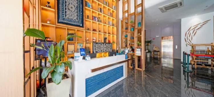 布洛陀·布依文化主题酒店图片