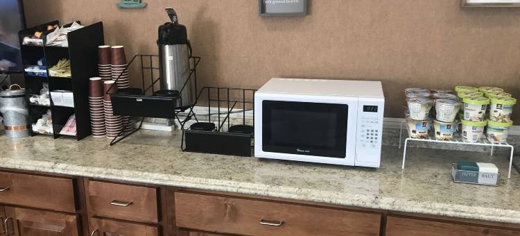 雷丁加利福尼亚州Travelodge by Wyndham(Travelodge by Wyndham Redding CA)图片