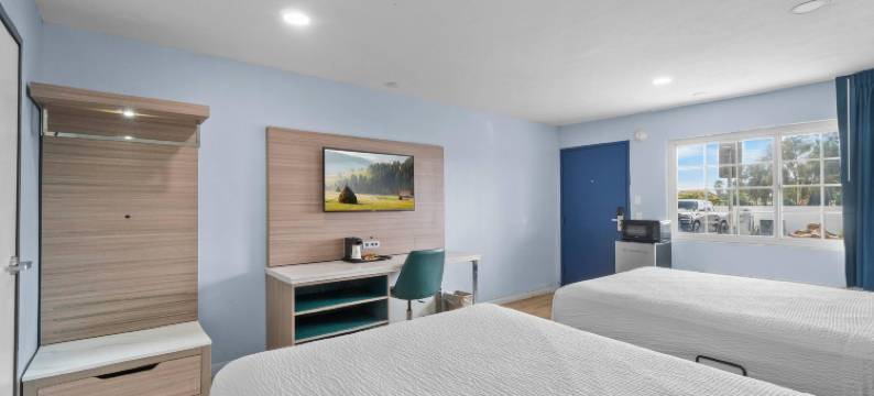 波莫纳费尔普莱克斯温德姆酒店(Travelodge by Wyndham Fairplex Pomona)图片