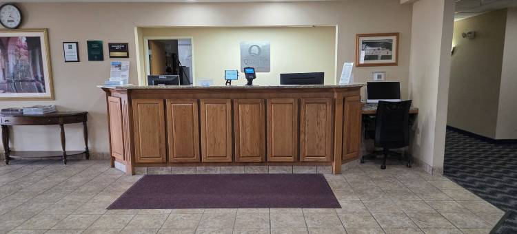 埃尔德里奇达文波特北凯艺套房酒店(Quality Inn & Suites Eldridge Davenport North)图片