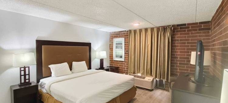 OYO广场酒店，位于卡鲁梅特公园，靠近Alsip I 57(Plaza Hotel By OYO Calumet Park Alsip I 57)图片