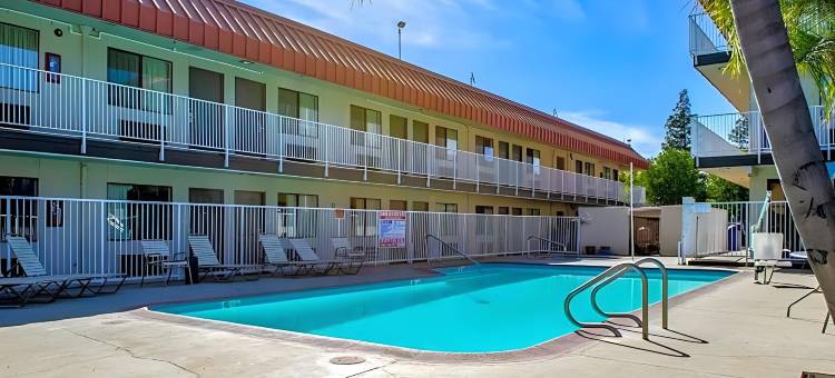 弗雷斯诺约瑟米特哈维6号汽车旅馆(Motel 6 Fresno, CA - Yosemite Hwy)图片