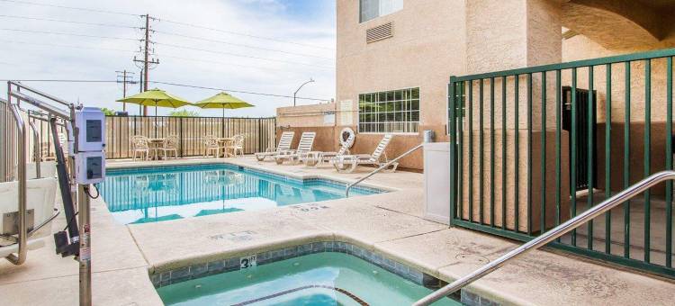 谢拉维斯塔舒适套房酒店-近华楚卡堡(Comfort Inn & Suites Sierra Vista Near Ft Huachuca)图片