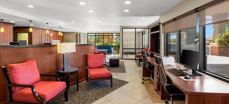 瓦卡拉维尔 - 纳帕谷舒适套房酒店(Comfort Suites Vacaville-Napa Valley Area)图片