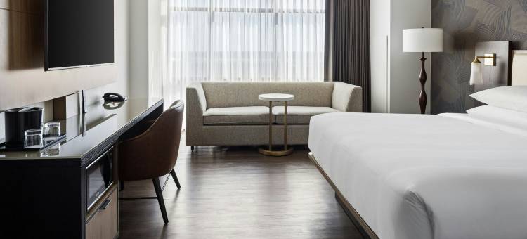 布卢明顿诺尔玛万豪酒店及会议中心(Bloomington-Normal Marriott Hotel & Conference Center)图片
