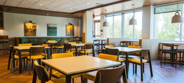 马凯特费尔菲尔德万豪酒店及套房(Fairfield by Marriott Inn & Suites Marquette)图片