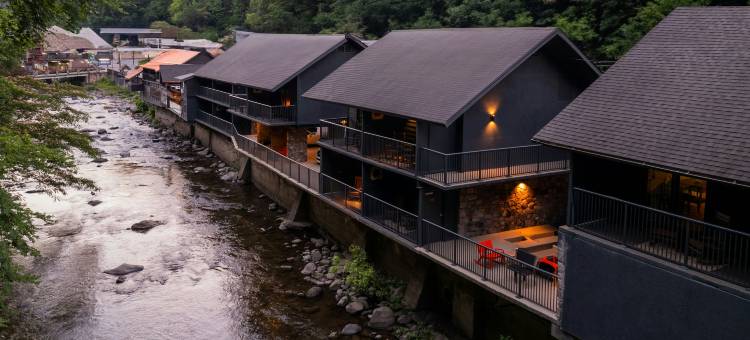 历史洛基沃特斯旅馆-小型豪华酒店(Historic Rocky Waters Inn, A Small Luxury Hotel)图片