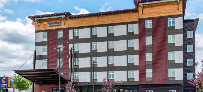 莱克伍德JBLM舒适套房酒店(Comfort Inn & Suites Lakewood by Jblm)图片