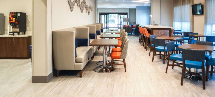 盖恩斯维尔大学附近舒适套房酒店(Comfort Suites Gainesville Near University)图片