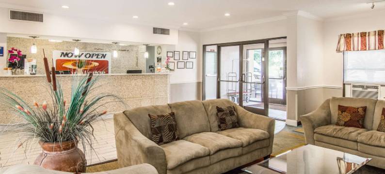 伊克诺旅馆(Econo Lodge Darien)图片