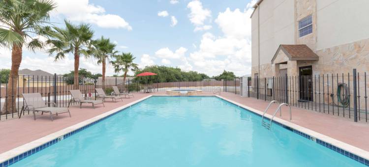 伊格尔帕斯麦客达套房酒店(Microtel Inn & Suites by Wyndham Eagle Pass)图片