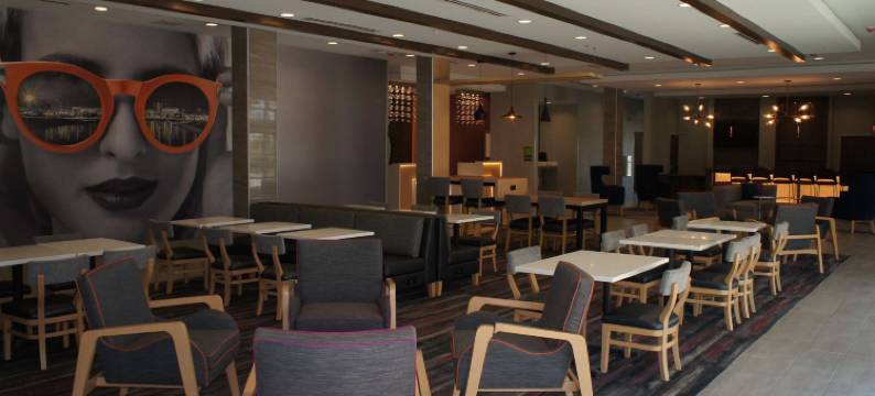 阿尔图纳得梅因拉昆塔温德姆酒店(La Quinta by Wyndham Altoona des Moines)图片