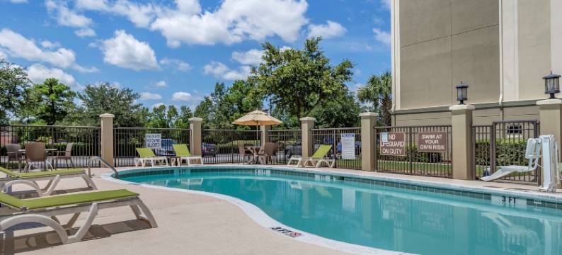 默特尔比奇中央舒适套房酒店(Comfort Suites Myrtle Beach Central)图片