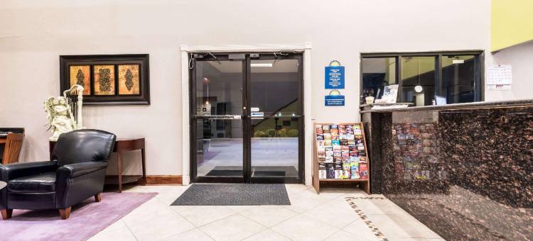 温德姆戴斯酒店，靠近市中心/大学，韦科(Days Inn by Wyndham Waco Near Downtown/University)图片