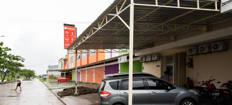 红多兹酒店@格拉哈塞梅朗马洛斯(RedDoorz @ Graha Cemerlang Maros)图片