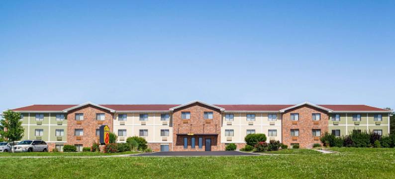 莱尼克萨-欧弗兰帕克区温德姆速8酒店(Super 8 by Wyndham Lenexa Overland Park/Mall Area)图片