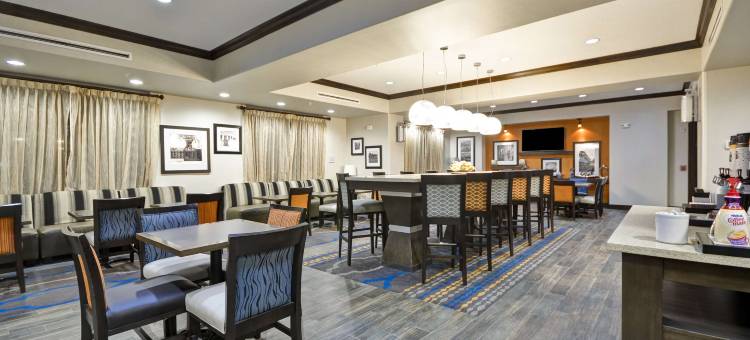 希尔顿欢朋酒店-凯内迪(Hampton Inn Kenedy)图片