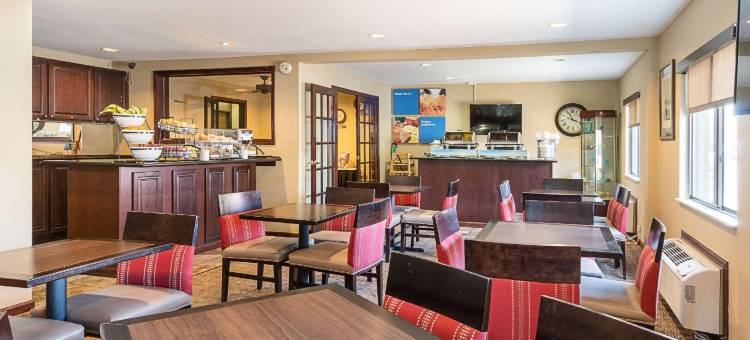 维也纳帕克斯堡北凯艺酒店(Quality Inn Parkersburg North-Vienna)图片
