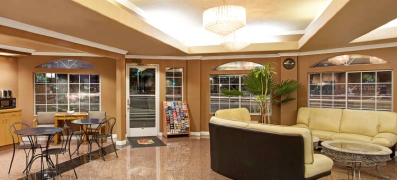 洛杉矶市中心速 8 酒店(Super 8 by Wyndham Los Angeles Downtown)图片