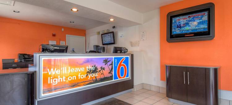 圣地亚哥丘拉维斯塔6号汽车旅馆(Motel 6-Chula Vista, CA - San Diego)图片