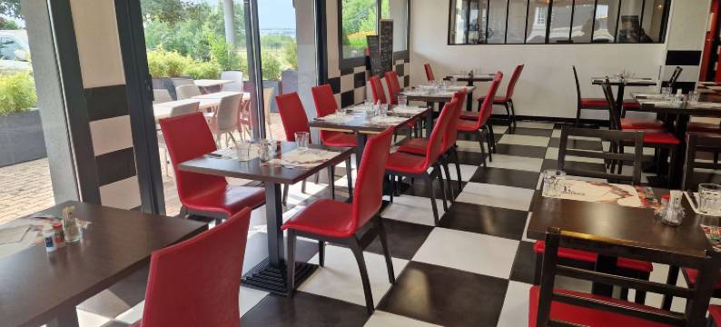 圣维克托蒙吕松基里亚德酒店(Kyriad Design Enzo Montlucon - Saint Victor)图片