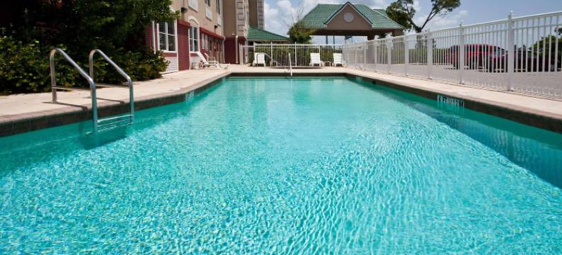 夏洛特港丽怡酒店(Country Inn & Suites by Radisson, Port Charlotte, FL)图片