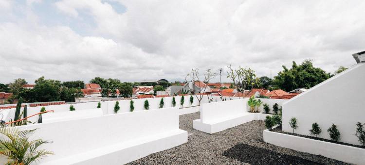 红门伊斯兰教义酒店 - 靠近朋卡诺体育馆 - 南琼(RedDoorz Syariah Near Gor Bung Karno Nganjuk)图片