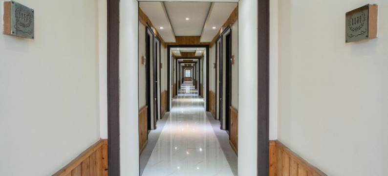 红多兹Plus酒店@蓬多拉布(RedDoorz Plus @ Pondok Labu)图片