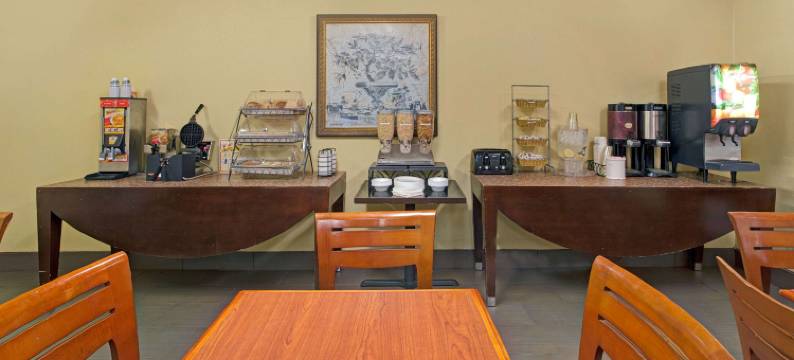 亚特兰大机场温德姆麦客达套房酒店(Microtel Inn & Suites by Wyndham Atlanta Airport)图片