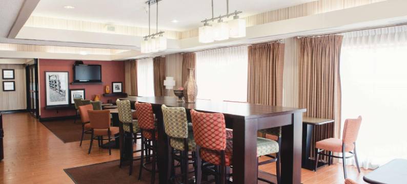 希尔顿欢朋酒店-西布卢明顿(Hampton Inn Bloomington-West)图片