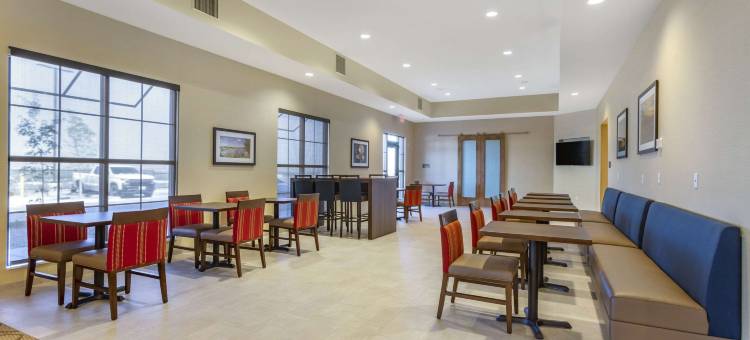 阿尔伯克基机场舒适套房酒店(Comfort Suites Albuquerque Airport)图片