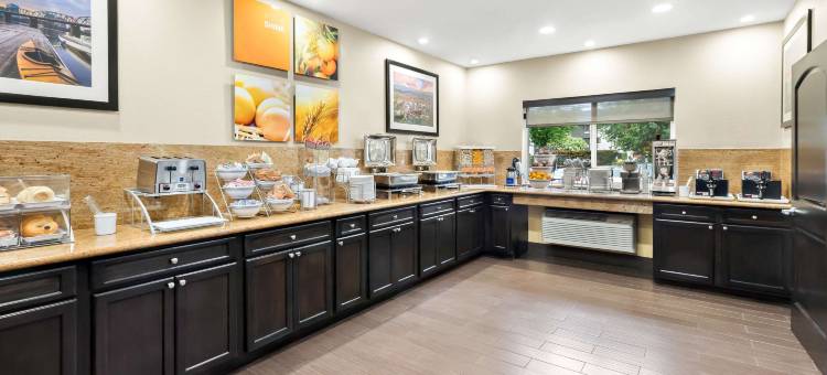 波特兰机场舒适套房酒店(Comfort Suites Portland Airport)图片