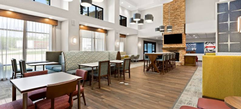 坎顿欢朋套房酒店(Hampton Inn & Suites Canton)图片