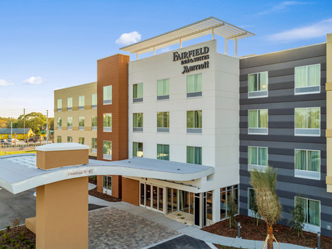 万枫酒店及套房圣彼得堡北