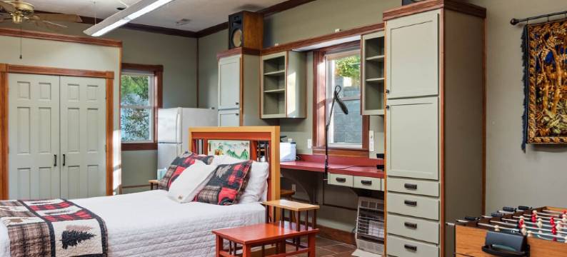 Private White River Estate on 214 acres. ATV/hiking trails. Pets stay free图片