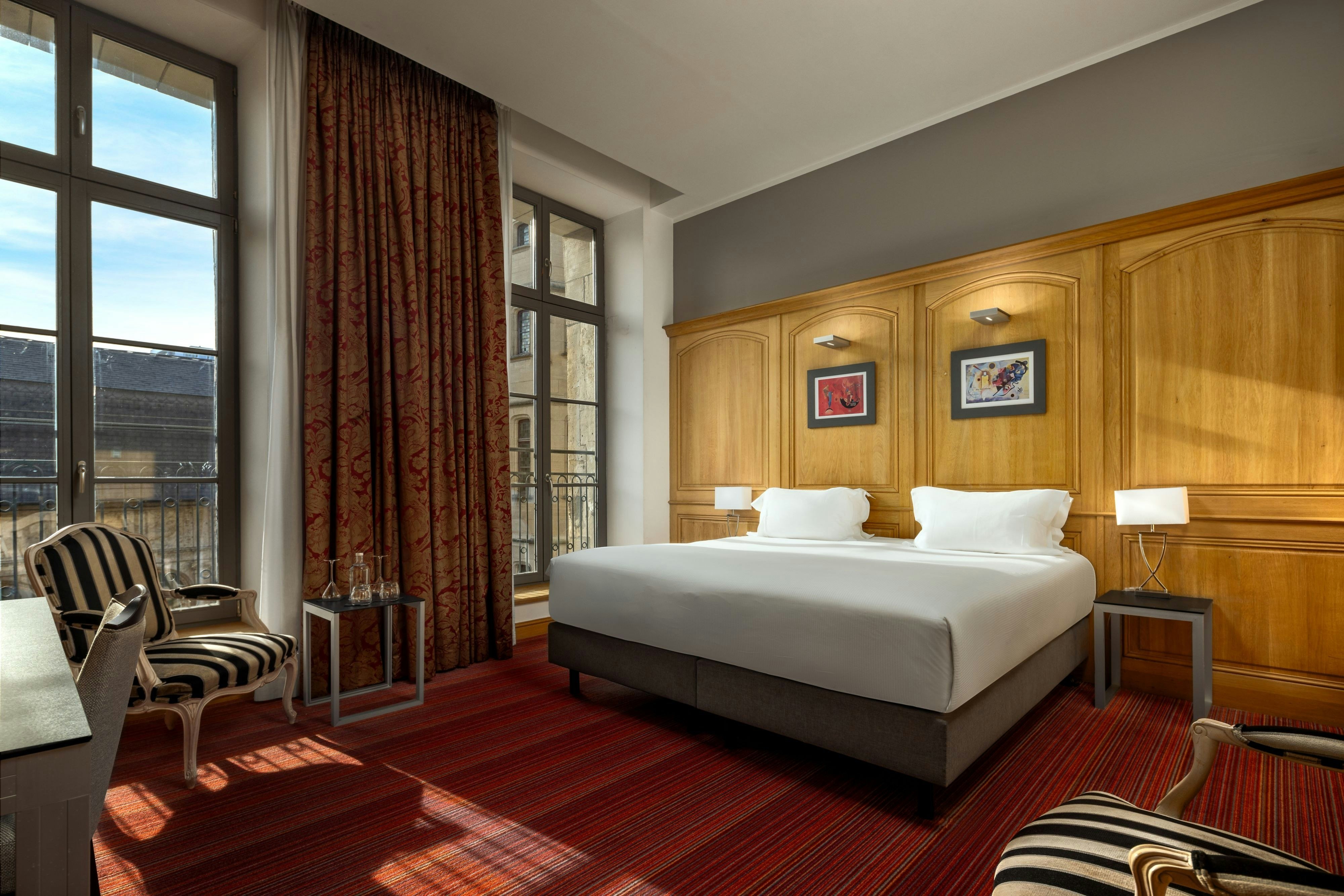 Hotel de Bourgtheroulde, Autograph Collection Over view