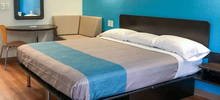 佛罗里达代托纳比奇- 赛道 6号汽车旅馆(Motel 6 Daytona Beach, FL - Speedway)图片