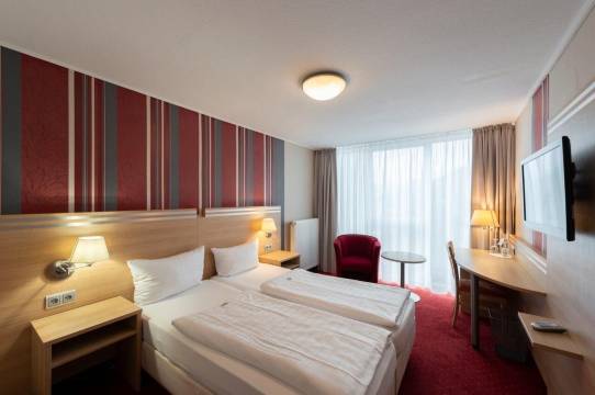 PANORAMA HOTEL in 新城安德温斯特拉瑟(Panorama Hotel in Neustadt an der Weinstraße)