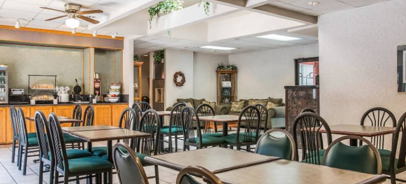 密歇根霍兰AmericInn酒店(AmericInn by Wyndham Holland MI)图片