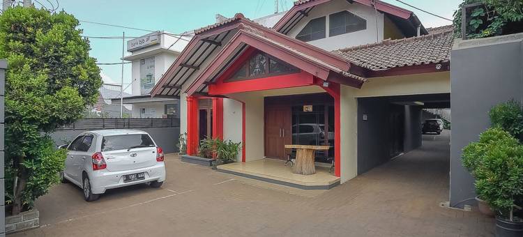 红多兹酒店-近IPDN2号(RedDoorz Near Ipdn 2)图片