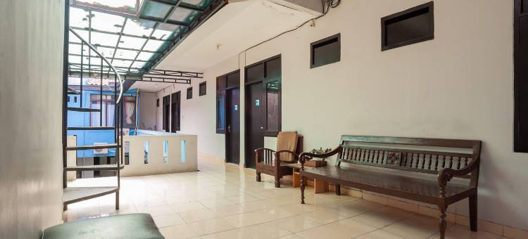 红多兹酒店-近玛尔贡达拉亚(RedDoorz Near Margonda Raya)图片