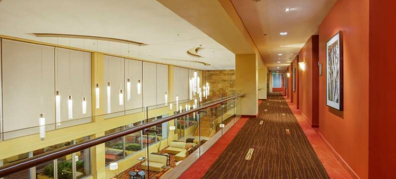 莱昂波利弗拉姆万怡酒店(Courtyard Leon at the Poliforum)图片